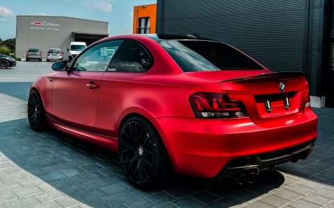 BMW 1er - Matt Anodized Red 2.0